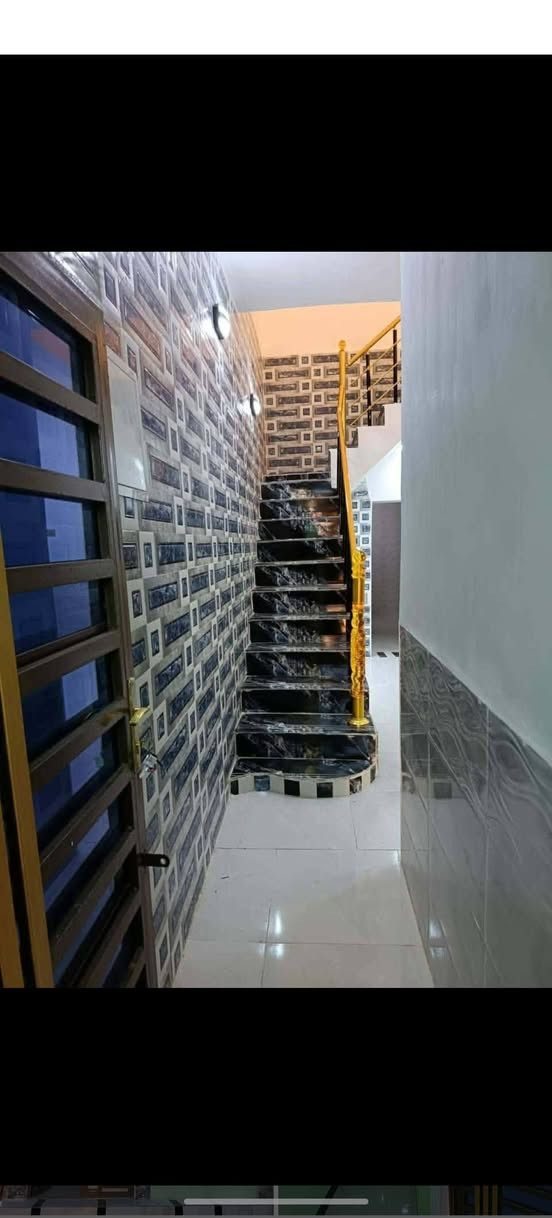 بيت للرهن المساحه 100 متر طابق ونص بيت فول نضافه ♻جديد ما مسكون درجه اولى 🔱سعر الرهن 30 مليون مده الرهن 3 سنوات وقابل للتجديد  موقع حي النداء شارع مجمع بيتي ✅عمود 54 شارع 60 شارع  الدفاع المدني يحتوي البيت على
✅غرفتين
✅صاله جوه +صاله فوك
✅مطبخ
✅استقبال
✅حمامات خارجيه وداخليه
بيت كلش نضيف
للاستفسار *********** 📩📩
#ملاحضه_يوجد_واتساب ♻🌖
