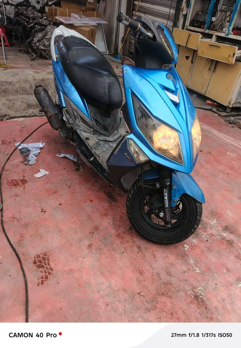 سيام كوري  نوزل شلعه تشك الكاع معدل يخبل دراجه زوج تايرات جدد كهربائيات كلها شغاله بريكات نقص برغي مابيعه فقط اول مشغل. بيها دخانه بسيطه مكينتها ممفتوحه ابد بيع او مراوس حسب القناعه ونطي فرق عادي 
مكاني بالبنوك


**إذا كنت صاحب هذا الإعلان وتريد حذفه لأي سبب، رجاءا أرسل رسالة إلى الدعم الفني**