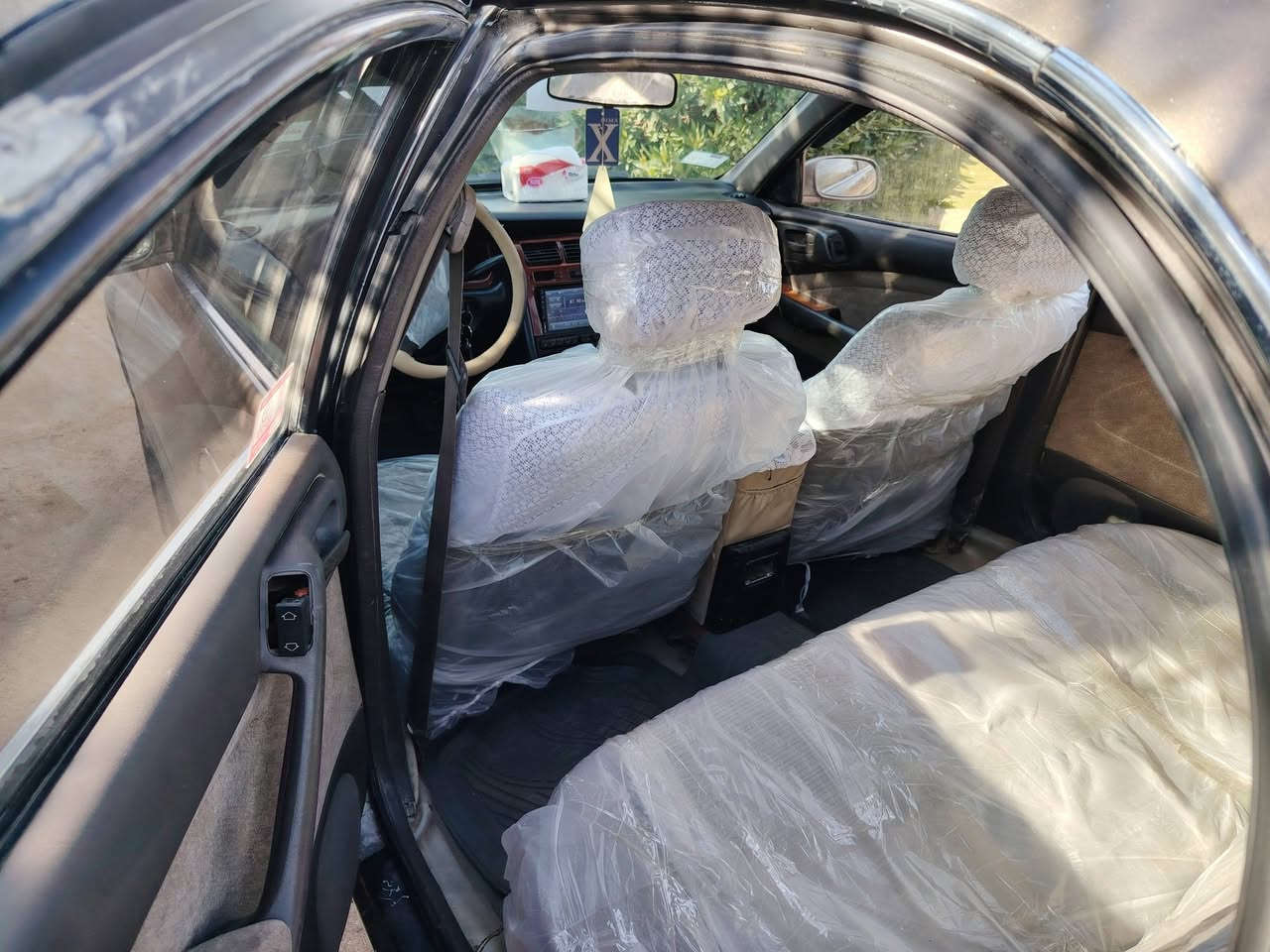 السلام عليكم كورله كورنه مديل 1993 مكفوله من ضربه فقط صبغ جماليه مكينه 1800 احلا من صوره
تخم تاير جديد 
حداديه جديده
هزه جديده
سنويه ل 28
رقم نكليزي بغداد 
 ترايك وين متريد 
السعر 55 أو مراوس حسب القناعه ***********
