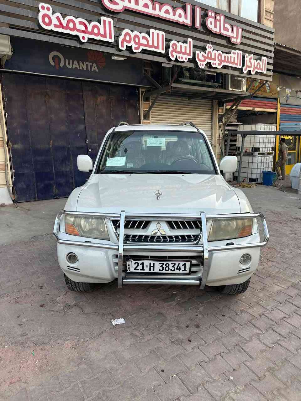 للبيع 🛑

النوع : ( متسوبيشي باجيرو حبتور خليجية العلامة الذهبية ) 

الموديل : ( 2006 )

اللون : ( أبيض لؤلؤي )

المواصفات : ( فتحة سقف ، مقاعد جلد ، تحكم كهربائي للمقاعد ، تبريد 3 قطع امامي خلفي ، نظام صوتي ممتاز ، مرايات شفط وتحكم بيهن كهربائي ، بالأضافة الى كروز مثبت سرعة ، لايت زينون ، كشافات ضباب ) 

الحالة : ( السيارة بحالة جيدة جداً ، استخدام شخصي ، والسونار يحكم أدامة كاملة من الأف للياء برغي نقص مابيها ولله الحمد ) 

معلومات أضافية : السيارة رقم سُليمانية رقم أنكليزي الجديد بأسمي تريد تحويل تريد وكالة 

الموقع : ( البصرة / الساعي مُقابيل حلويات الخاصكي )

السعر : ( ▪️ 𝟏𝟏𝟕 ▪️ ) وبي مجال للطيبين

للتواصل : ( *********** )📝
