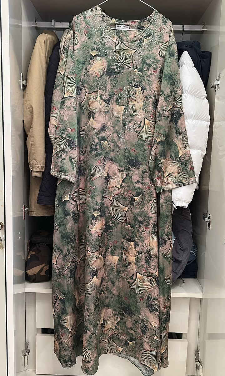 مرحبا بنات عندي هذني الكلابيات قماش حرير الاسعار بين 5-15 الف للحجز راسلوني خاص


**إذا كنت صاحب هذا الإعلان وتريد حذفه لأي سبب، رجاءا أرسل رسالة إلى الدعم الفني**