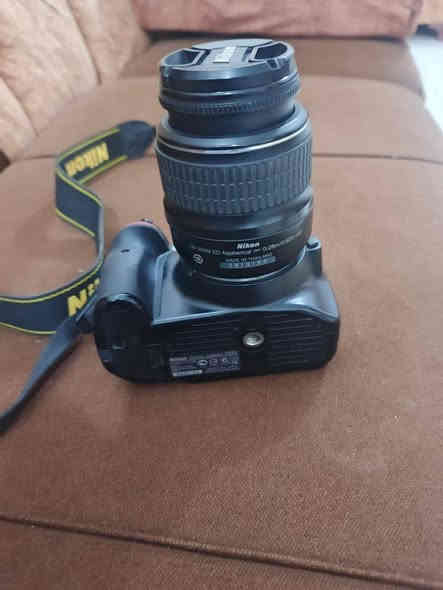 سلام عليكم
كامره نيكون 3200 للبيع 
ملحقاتها 
 عدسه 18-55 
شاحنه 
بطاريه
حزام كتف
جنطه
نضافه ١٠٠ ٪
السعر 200 الف وبيها مجال بسيط
العنوان  المقداديه للتواصل خاص او الاتصال  ***********
