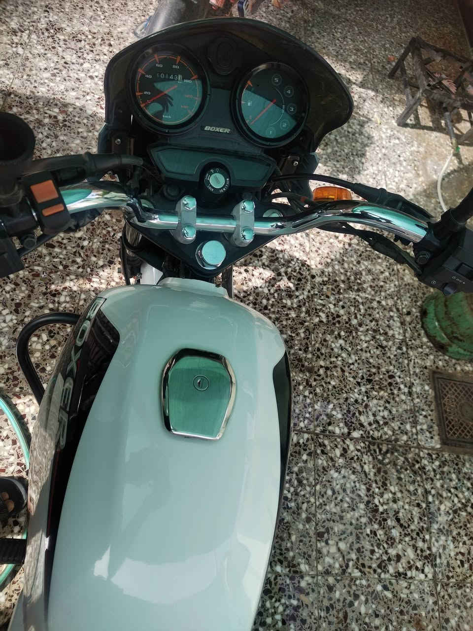 دراجة بوكسر للبيع لون ابيض موديل 2023 مرقم سنوية للاستفسار الاتصال عل صاحب الدراجة ***********
