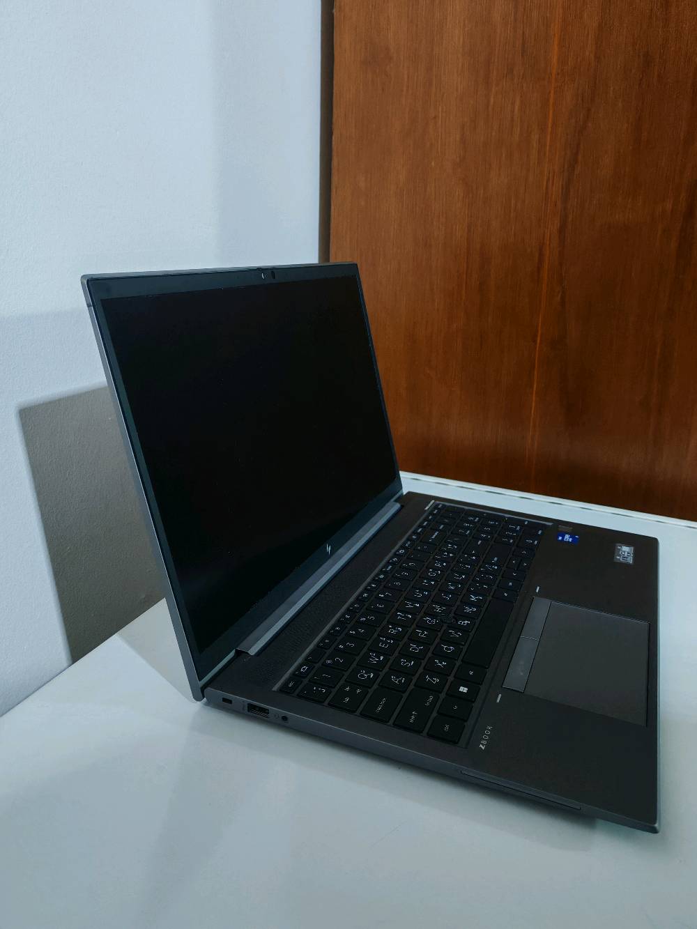 Hp zbook 15 g8 
جهاز نظيف جدا جدا
مستعمل يومين فقط وبعدها تم تخزينه دون اي استعمال
المواصفات :
شاشة 15.6inch FHD
التخزين 512gb ssd سريعة وسلسة
الرام 16gb تكفي لجميع المهام
المعالج core i7 الجيل 11🔥 معالج حديث للاستعمال العالي
كرت الشاشة 
1: كرت خارجي من نفيديا 4gb vram
2: كرت داخلي من أنتل inter iris x مع 8gb vram
دقة الشاشة عالية والوان واضحه جدا
البطارية ممتازة وبحالة سليمة
الجهاز نظيف ونظافته 99% 

الهدايا🎁 (الملحقات) : شاحن اللابتوب، ماوس كيبلي ممتاز، سماعة بلوتوث عالية الدقة، حقيبة كبيرة تحوي جميع الملحقات 

سبب البيع : احتياج للمال 

والسعر بيه مجال كبير للشراي 

المكان كركوك 

الرقم / ***********