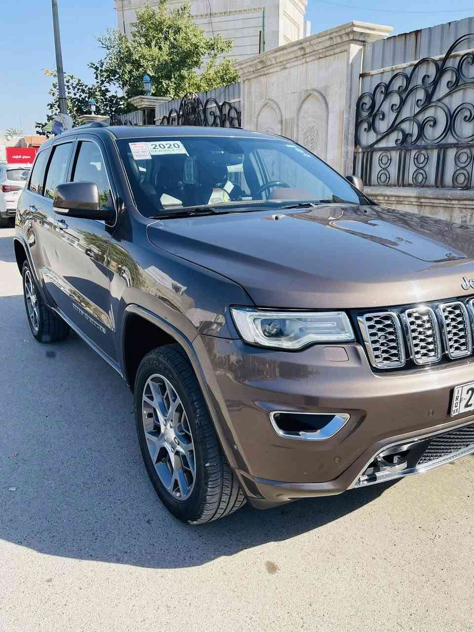 السلام عليكم

2020 Jeep Grand Cherokee Overland
فول 1/1 
لون قهوائي مميز
خليجي
موديل 2020
المحرك : V6. 3.6L .
السياره بدون صبغ فقط بارد ورصعات بسيطة بارد اسفل قبق البانزين على كد اربع اصابع وتكحيل بلبنيد ورصعه بسيطه بقبق الجنطة المواصفات :
* اوفرلاند فول 
*  دفع رباعي 4x4. 
* جكات صعود ونزول
*   تحذير النقطة عمياء ٥ .
*   ويل قياس 20 انج . مع تخم تاير جديد
*   سقف بانوراما .
*   شاشه كبيرة.
* شاشات خلفيه
*   نظام الخرائط (GPS) .
*   ستيرن كهربائي .
*   المصابيح الأمامية زنون .
*   كشافات الضباب زنون .
* بصمة ابواب. 
*   تشغيل عن بعد .
*   صندوق كهربائي ..
* دمام خلفي
*   حفظ وضعيات الجلوس (ميموري) .
*   المقاعد الأمامية كهربائية .
*   المقاعد الأمامية تبريد وتدفئة .
*   المقاعد الخلفية تدفئة ..
*   حساسات أمامية .
*   حساسات خلفية .
* رادار خلفي .
* رادار جانبي. 
* اشاير بلمري
* كامرة خلفية دوارة. 
* تدفئة ستيرن. 
* بخاخ ماء على المصابيح الامامية. 
* هوكات امامية
* دبل كزوز
* داخل جوزي قرميدي. 
*رقم اربيل بأسمي فحص وهزه جديد
* ماشية 79mi. 
* مكان السيارة بغداد الرصافة حي القاهرة 
* السعر 288$                                                ***********
