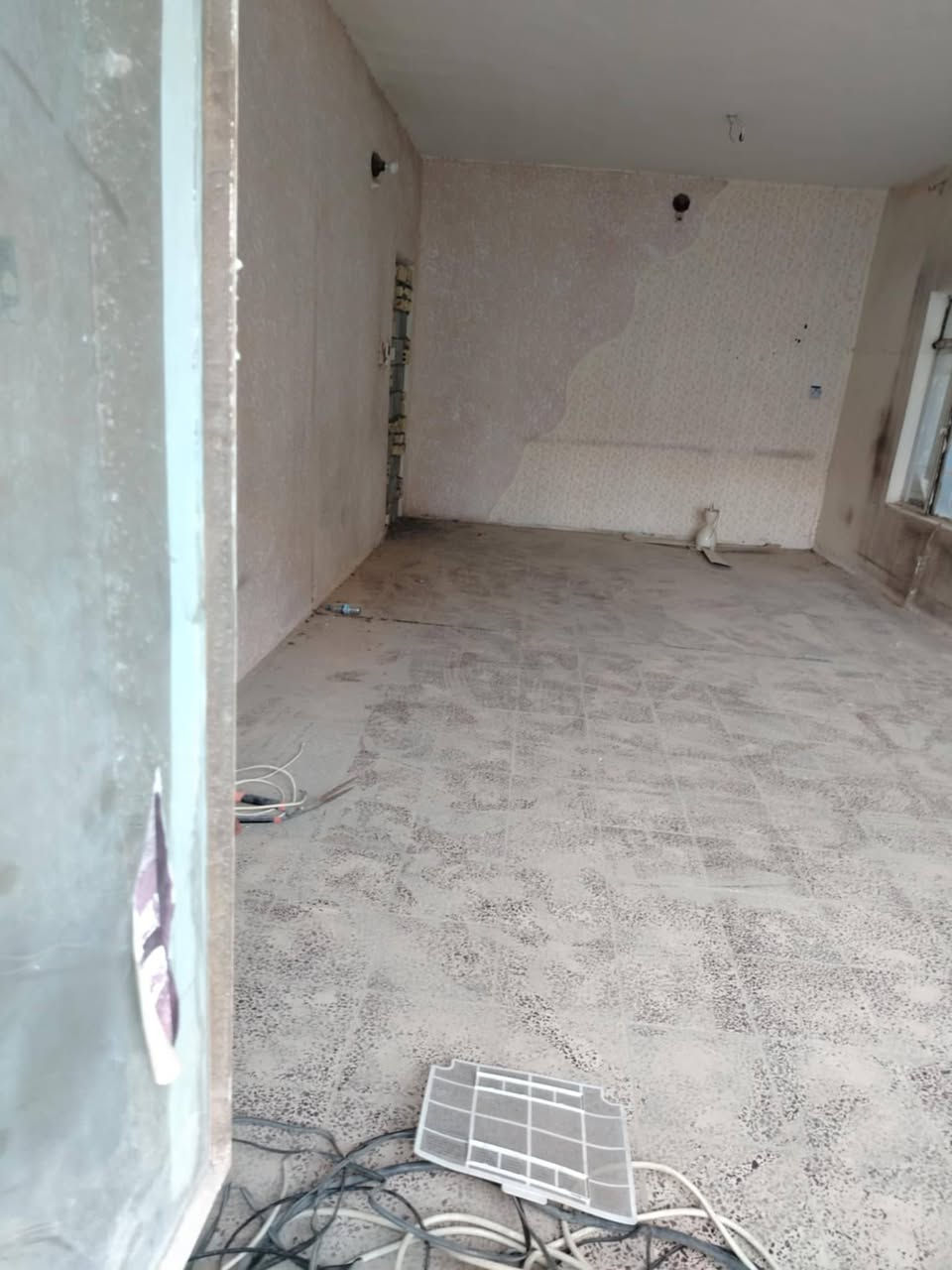 بيت قطع مسلح مساحة ١٠٠ متر للبيع بعقوبة حي المعلمين بفرع مطعم اللوان يحتوي ع ٣ غرف نظيف جدا
السعر ١٠٠ مليون وبي مجال بسيط 
للاستفسار
***********
