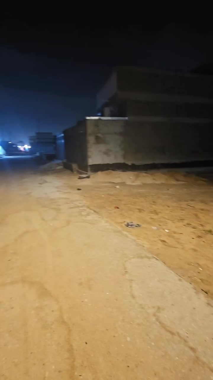 سلام عليكم 
قطعه ركن للبيع مساحه 100م ركن 10*10
كافه الخدمات متوفره 
القطعه كفاله مكتب 
عقارات الذهبي 
الاستفسار 
***********
اتصال او واتساب
