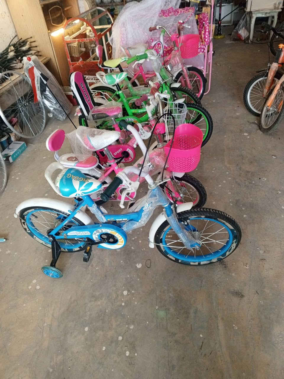 اسلام عليكم معرض ابو منتظر الدراجات الهوائية بيع وتصليح كافه انواع بنسب السعار مكاني ربيضه مقابل مدرسه سومر للبنين رقم الهاتف ***********
