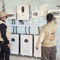 منظومات طاقة شمسية • تشغيل ليلي نهاري • الخالص الشارع العام