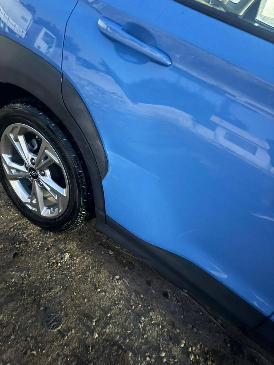 هونداي كونا للبيع موديل 23 ماشيه 40 الف وارد خليجي بدون حادث محرك 1600 رقم السياره بغداد ومكانهه بغداد …. للاتصال ( ***********)
