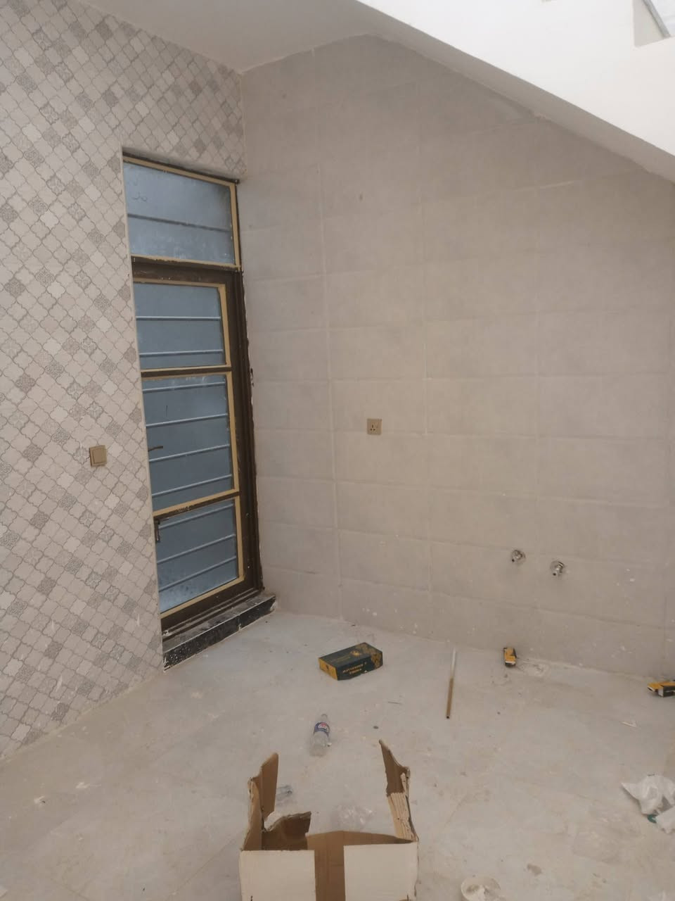 السلام عليكم بيت للبيع 70متر بنا ء طابوك الدوره خط النفط مجمع ذالفقار الرابع السعر 60مليون للاستفسار الاتصال على رقم ***********
