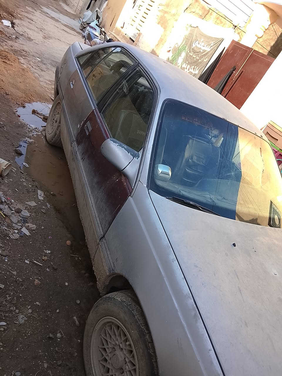 السلام عليكم قابل اوميجا للبيع موديل 1988 سياره جاهزه مقفوله من قير ومحرك جير عادي محرك 1800 بالكيس مبدل بها اربع ابواب مثل ما موضحه بالصوره رقم نجف تحويل ثاني يوم مشروع وطني سعر 15 ورقه وبيها مجال مكان السياره بابل رقم الهاتف***********
