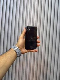 ايفون 11 عادي ذاكره 128  بطاريه 94 07838309540