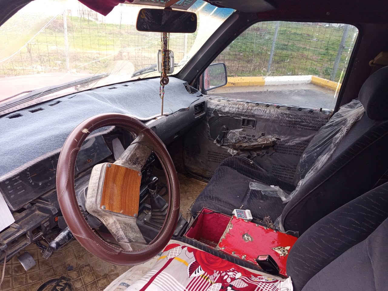 لانسە ر ❤ مستربۆشی  ماڵی دۆستە
سە یارە کە ماڵی مە دە نی بە شە رت 

گێڕو  مە کینە   و کارە بای  و ئە کسلی 

بە شە رتی  لای  فیتە ر   زۆر  مە زبوتە

گە رمی و لا یت و هە موو گیانی ئیشە کات

پێش و پشتی تازە  داگیراوە  زۆر تندوتۆڵە

پارە ی  کە ریم  کابانێک  نییە لە هە رزانییا

نرخ  14  گە ڵاو   مە عامە لە    یە برایانا

***********  ئاڵوگۆڕیش ئە کە م ....؟
