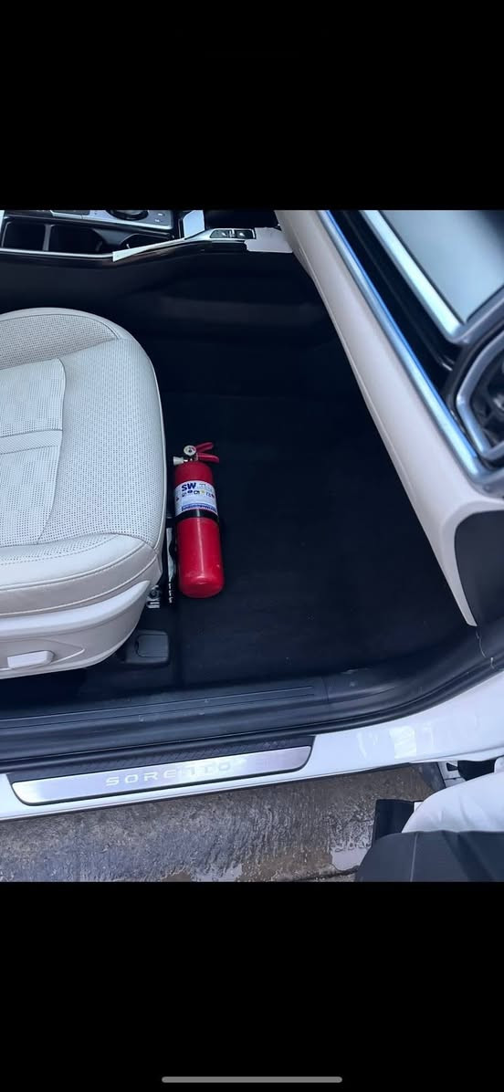 سورنتو ٢٣ رقم اربيل فول عدا البانورما اربع كامرات محيطية كشنات جلد حار بارد وبقية المواصفات معروفة ما حاجة اذكرها ماشية ٣٣ الف مكفولة كفالة عامة مكانها الموصل. السعر ( 320). 
***********
***********
