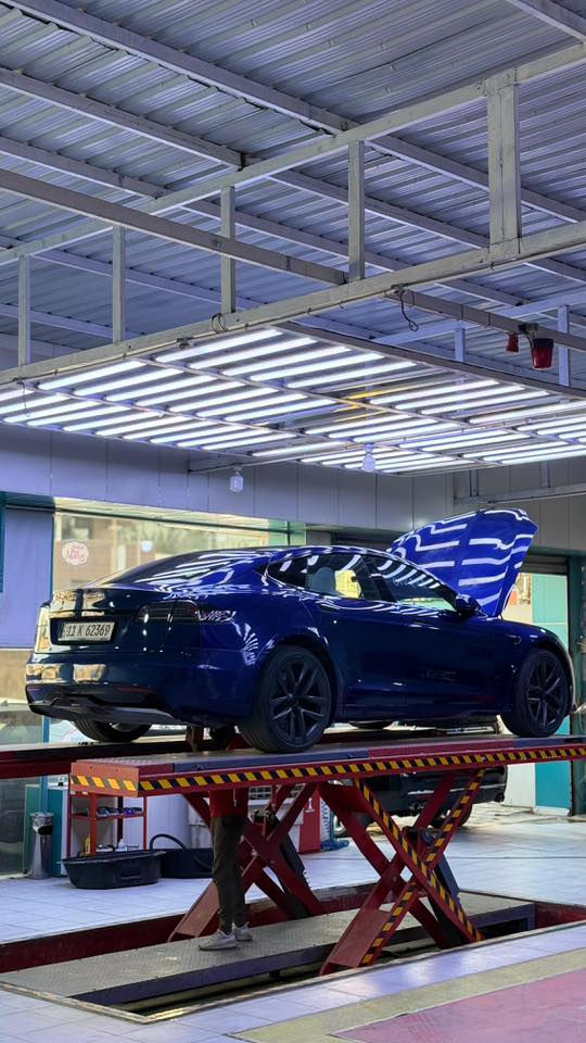 تسلا مودل S لونك رينج للبيع موديل 2023 ماشيه ١٩ الف ميل فقط حادث خلفي صندوق وجاملغ صبغ وباب كلير فقط بدون السياره صاروخ تسارع من 0-100 3.1 ثانيه حادث للاستفسار : ***********
