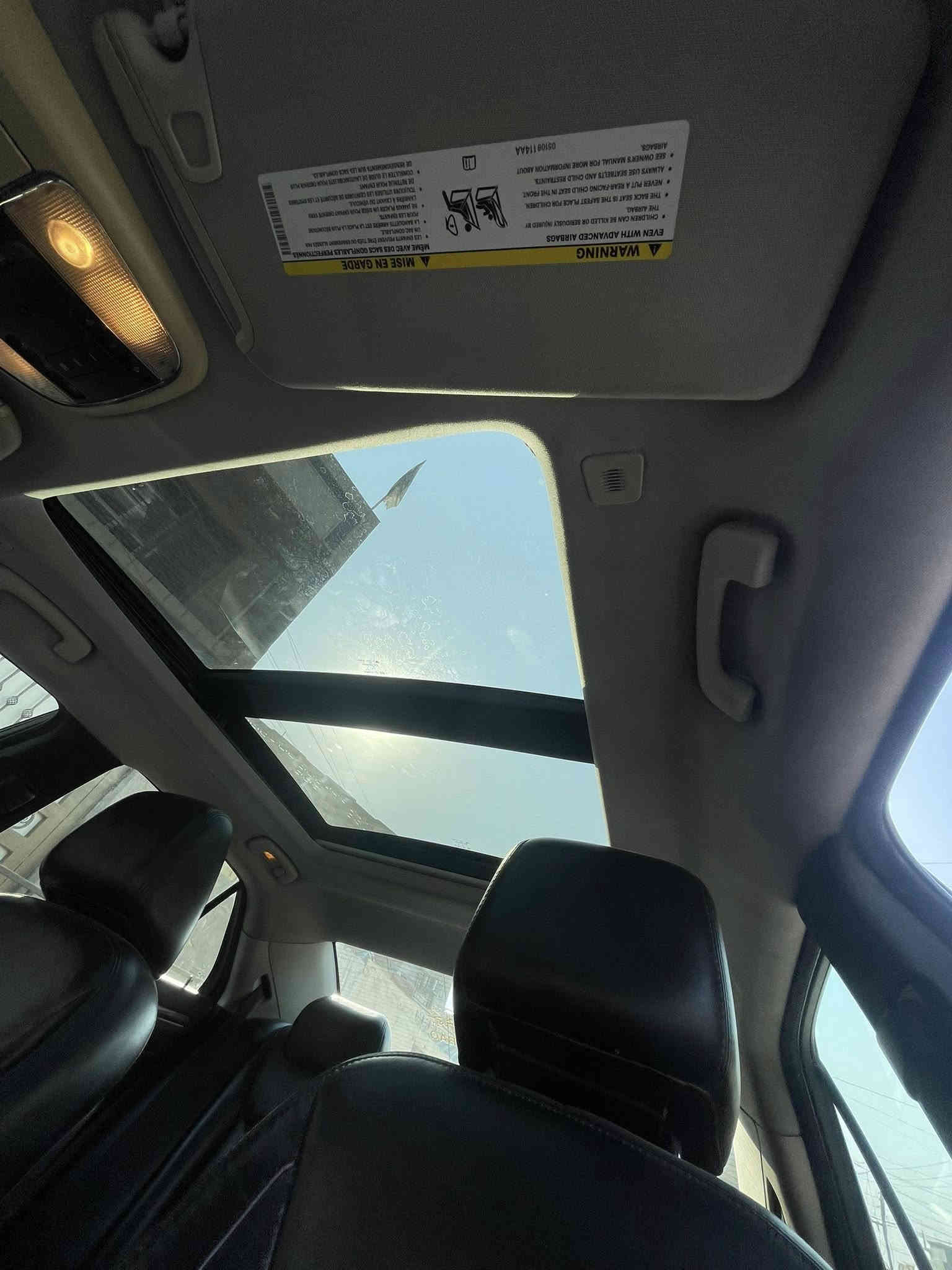 السلام عليكم اوباما موديل 2018 كفاله عامه من كلشي وارد امريكي كلين تايتل بدون اي حادث فول 1/1 رقم الشاصي موجود بل منشور رقم السياره سليمانيه بسمي هزه جديد مكينه كير تبريد ثلج صدر امامي صدر خلفي كله جديد. السعر 245 دولار وبيها مجال مكان السياره بغداد المحموديه رقم الهاتف ***********
