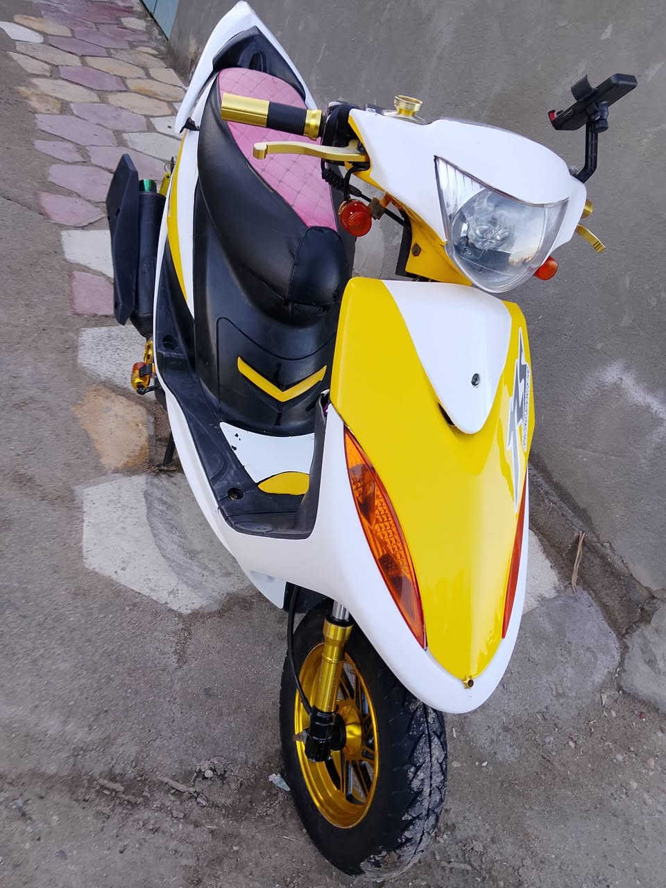 سلام عليكم شباب دراجه لبيع ماكس عدله دراجه مزوده بوشه 55 شرط مال تفصيخ دراجه شلعه او  معدل شرط دراجه مزوده من داخل او من خارج طب عله صور او شوف تزويد دراجه جاهزه من كلشي دراجه انكر سلف او طلع وين مايعجبك دراجه شغاله من طول لطول لايت عالي ناصي اشاير رماش 
سعر دراجه 650 او بيه مجال لطيبين بس جماعت المريظه اطلع كبل مكاني ناصرية سوق الشيوخ رقم التلفون ***********
