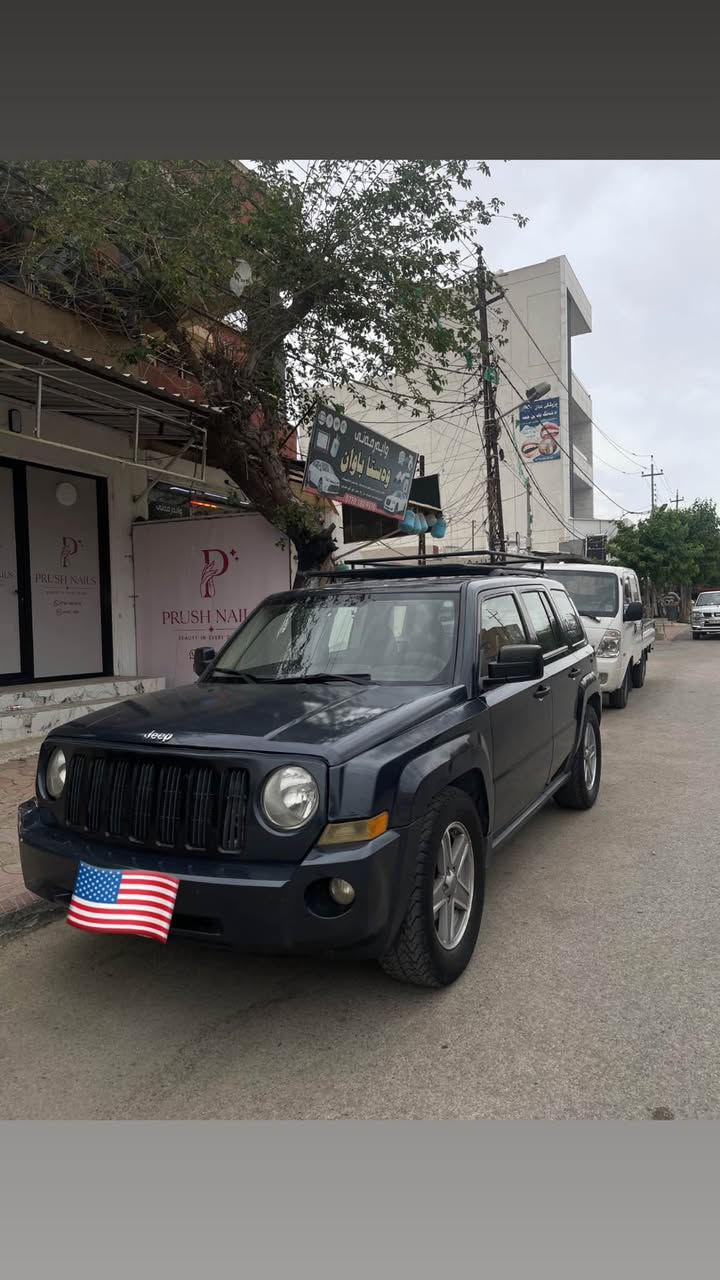 Jeep patriot 2008 سەیارەکە ٤ پارچەی بۆیاخە بێکێشەیە هەموو گیانی بەشەرت مالی دۆستە چەمچی بۆ دروست کراوا بە قیاسی خۆی وەکالەتی بە ناوی خۆمەوەیە سەیارەکە ڕەقەم سلێمانیە *********** السليمانية, العراق
