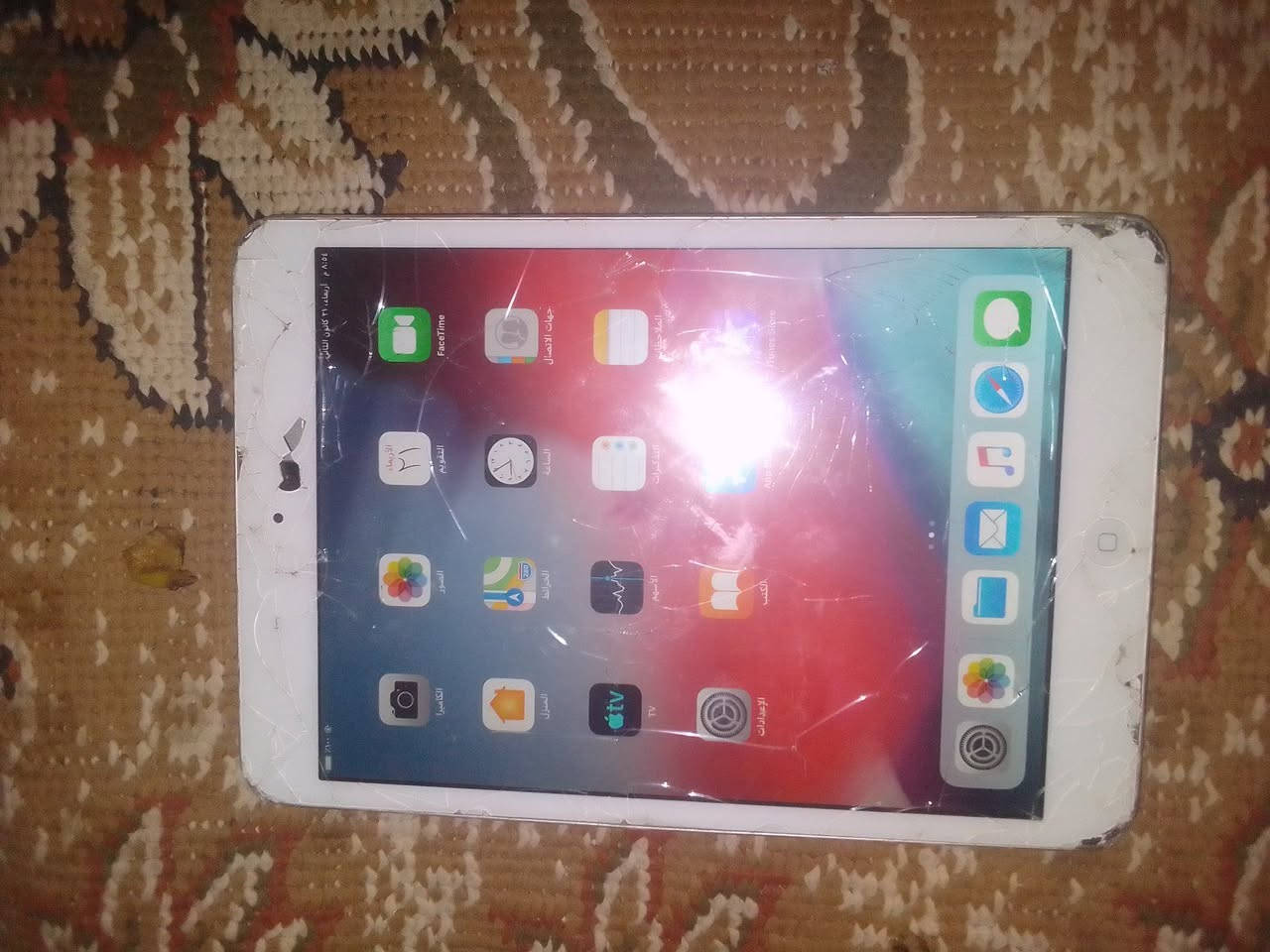 سلام عليكم 
ايباد البيع 
كلشي ما اعرف بيه الي يريده يطي سعر وياخذه 
عادي اراوسه بساعه ابل 
مكاني ميسان المجر الكبير 
هاذه رقمي ***********
