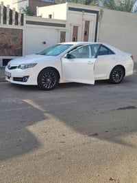 كامري 2013 خليجي GL سونار موجود بلصور  ماشيه ١٩٢ بدون حادث  سعر ١٤٥ بي...