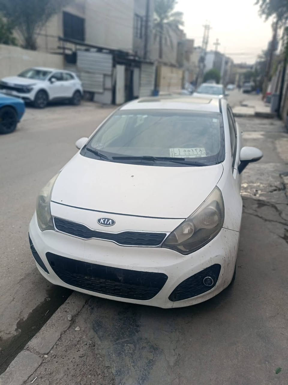 كيا ريو موديل 14 خليجي
مكينة 1600 دوش 
مواصفات كشنات جلد / فول تحكم ستيرن / فتحة سقف / حساسات توقف / نضام ايكو / مري شفط 
رقم نجف مشروع وطني تحويل ب اي مكان 
مكاني بغداد 
***********
السعر 85
