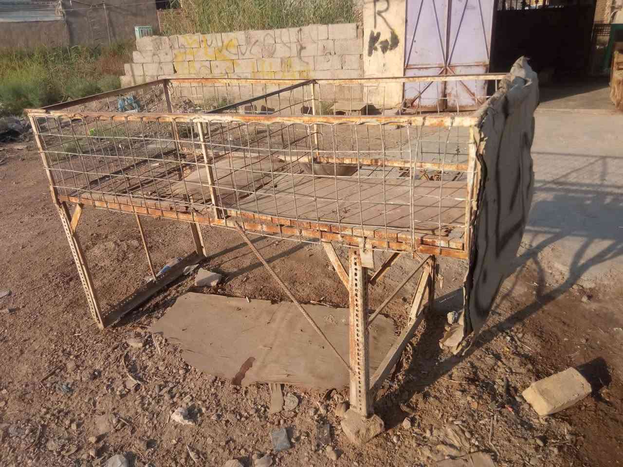 قفص حديد للبيع وميزان للاستفسار الاتصال علئ الرقم
***********

