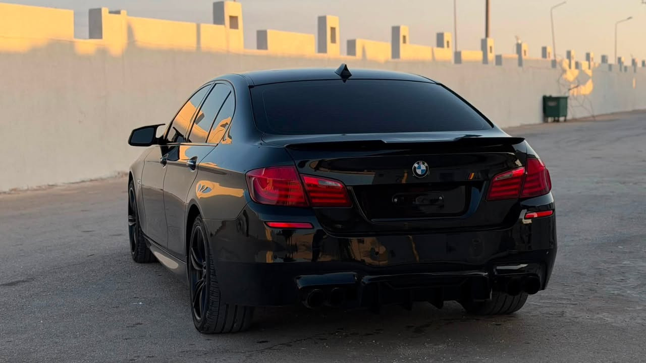 عرض رقم (  4 )🖤🖤✨✨

النوع : (( BMW 535i ))🌟
استراد : (( أمريكي 🇺🇸 ))
المديل : ((  2013 ))✨
المسافة المقطوعة:  (( 140mil ))💫
سعة المحرك :  (( 35 ))🛡️
نظام الحركة: دفع خلفي 🖤
صالة : قياده مشاء الله ✅
سرية عجل 🛞 : جديده  🔥🔥
بتاريه 🔋 جديده ✨🔥

سياره جديده طرف واحد  1️⃣🔥🔥

ملاحظة ⚠️ قطعة نادره في نضافه✨✨ 
(( محرك كهرباء صالة تبارك الرحمان اكشف وين متحب ))

متوفر جميع خدمات مصرفيه ✅

🔥🔥بيع بي الضمان 3ايام 🔥🔥

المكان بنغازي 📍
متوفر توصيل جميع المدن الليبيه 🇱🇾

للاستفسار والتواصل علي الأرقام ✅
اتصال 0923217818 📞
وتساب 0916263607📲


**إذا كنت صاحب هذا الإعلان وتريد حذفه لأي سبب، رجاءا أرسل رسالة إلى الدعم الفني**