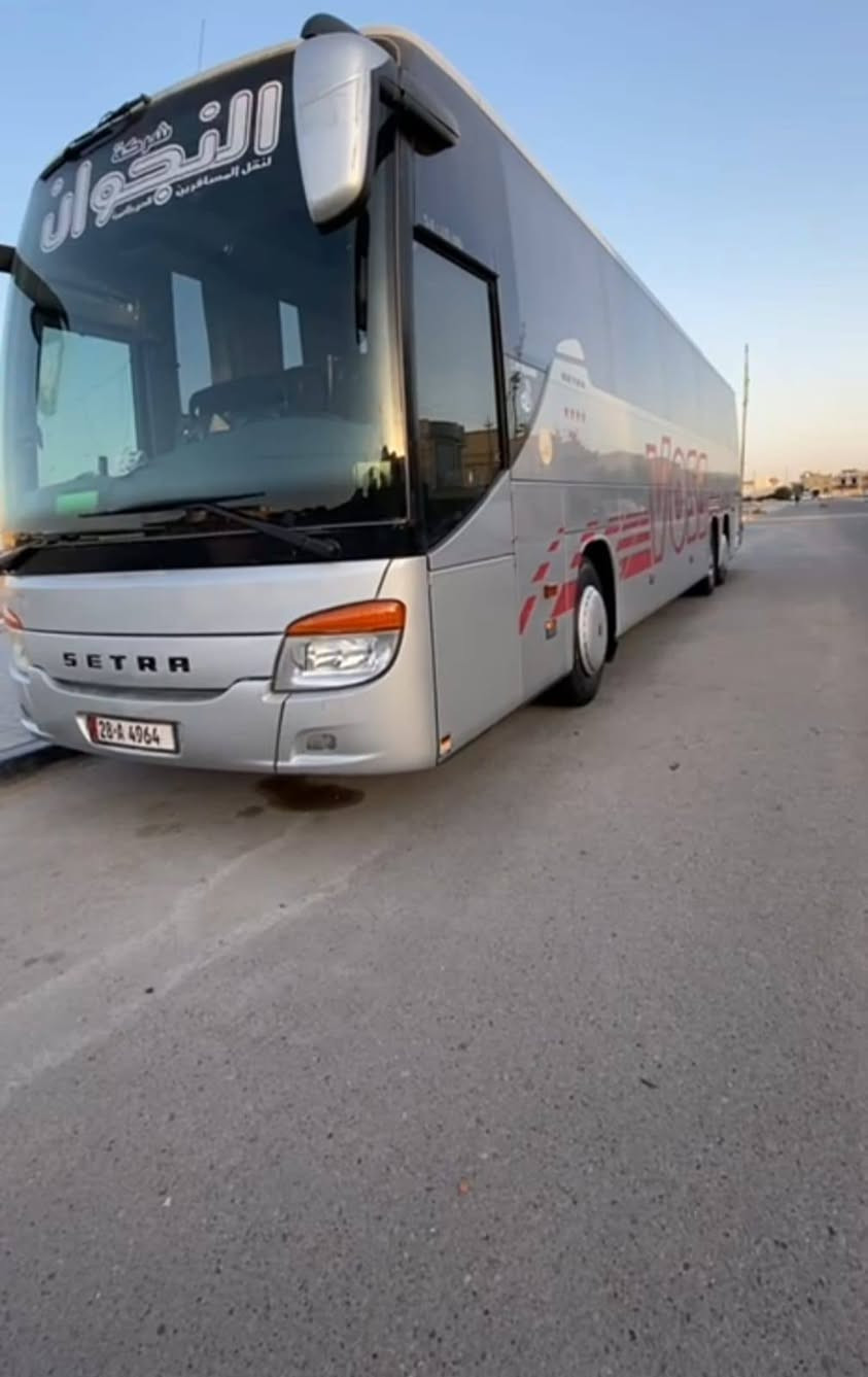 السلام عليكم باص جيتي 416 للبيع. السيارة 2006 
كير سطر12نمره 
رقم اصولي ستره كامل بأسمي مداور ثاني 
سياره 55نفر 
تبريد تفاحة 
 مكينة ستة اكسور شرط فحص مكينه وكًير واكسن
سياره كامله والحمدلله ماعوزه برغي واحد 
السيارة معرفة 
سعر 10 وبيها مجال للشراي 
رجاء لحد يتدخل بحلال الناس ويعلق  تعليق سلبي السوك اليوم كلشي بيه وكل سيارة اله سعرها 
العنوان البصرة 
***********
*********** 
الأرقام بيها واتساب والله يرزق الجميع 
م
