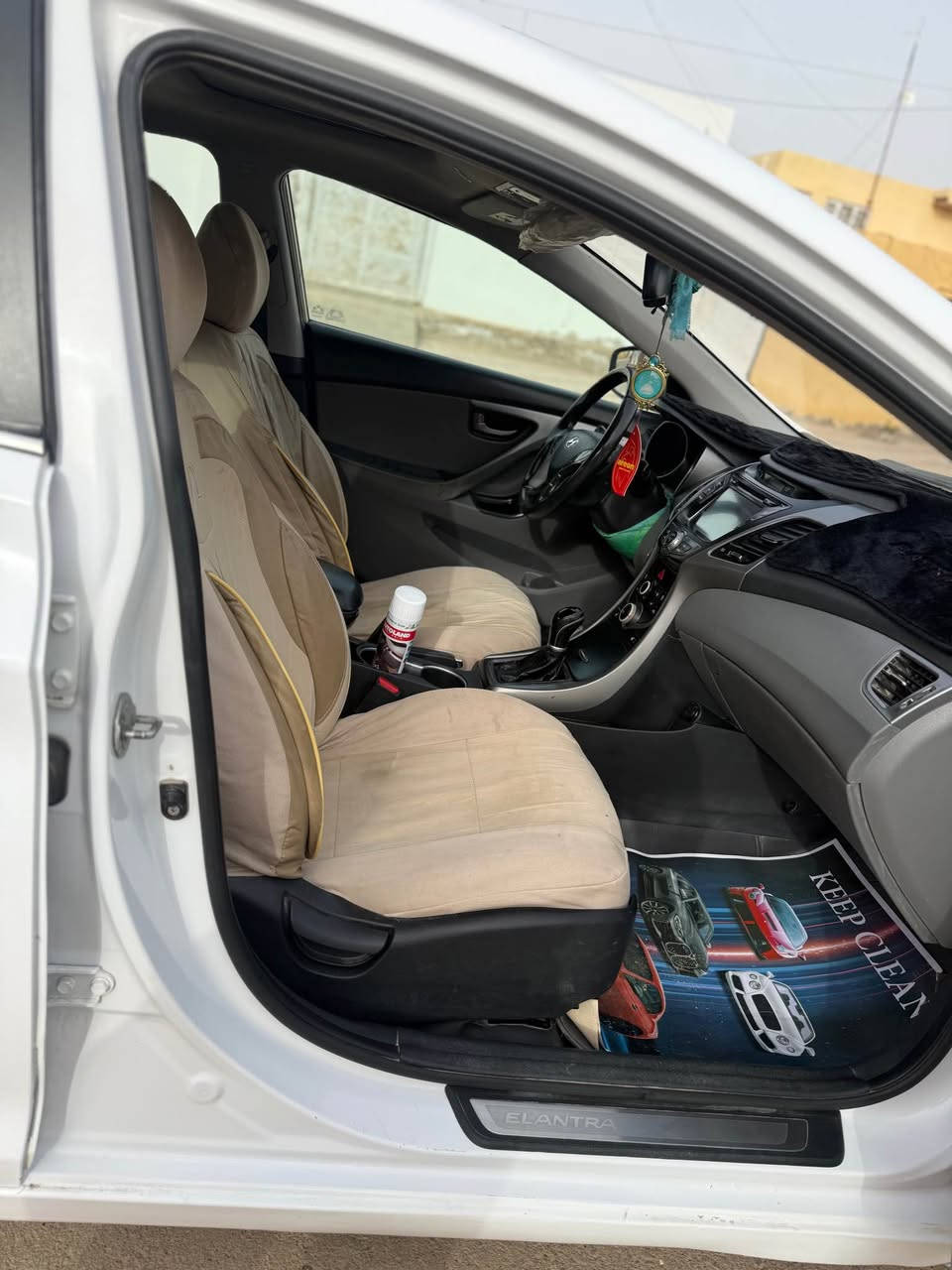 السلام عليكم 
الانترا 15وراد امريكي رقم بغداد فول مواصفات 1/1لمتد
سنوية لغاية 28 مكينة 2000 مكينة وگير كفالة 
حدادية جديد تخم تاير المواصفات اشيار بالمري بصمة أبواب بصمة تشغيل بصمة صندوق كشنات كهربائية فتحة 
الضرر قطعتين بدون دواخل 
السعر 115 وبيها مجال قليل 
العنوان /كوت /مركز مدينة
رقم الهاتف ***********//*********** دهل اوران, واسط
