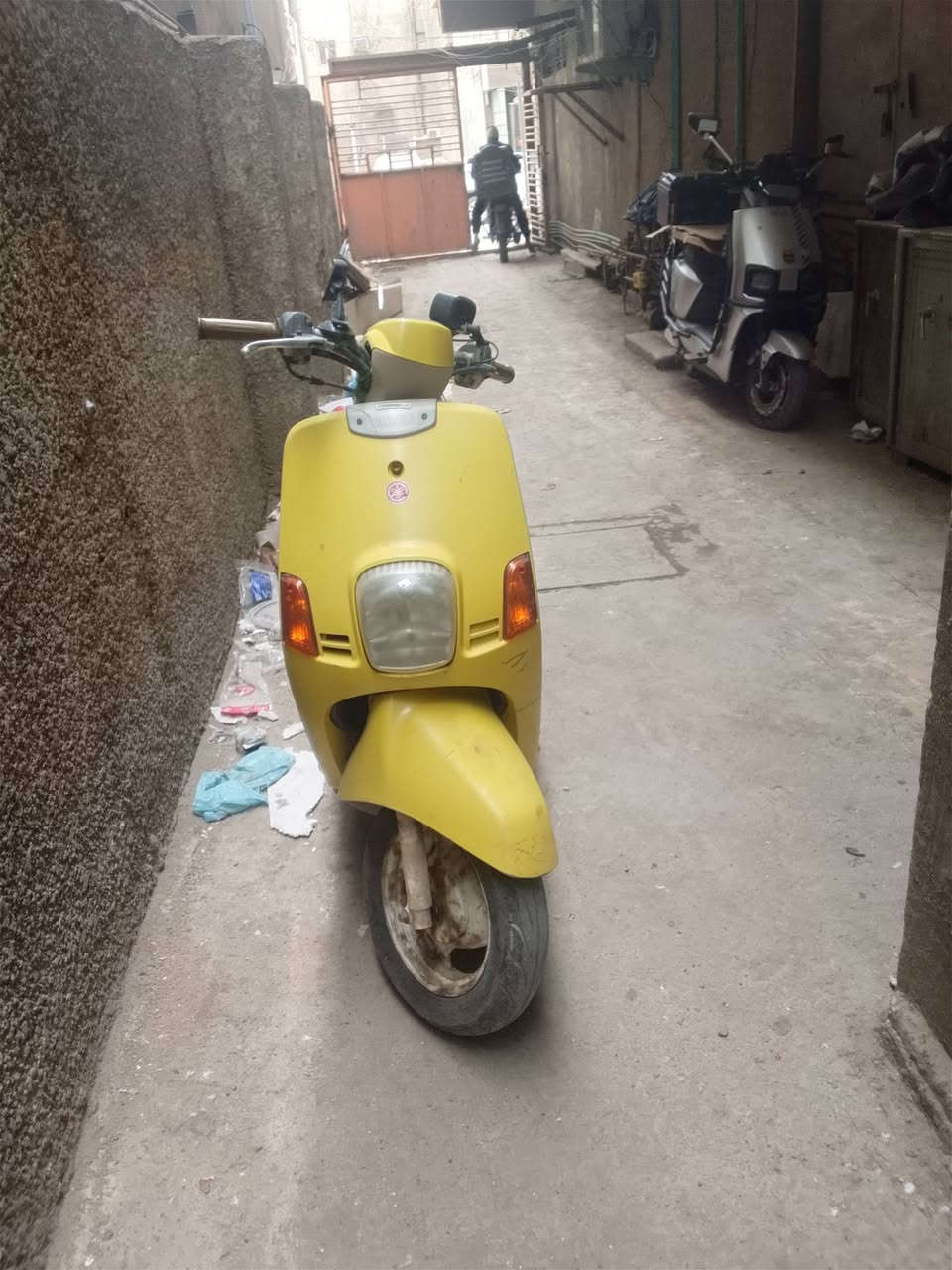 سلام عليكم دراجه بوليس اوراق  لبيع او مراوس بيراني عنوان حي جامعه رقم ***********
