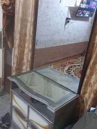 بوفيه خشب • ميز تواليت • نجف المطار القديم