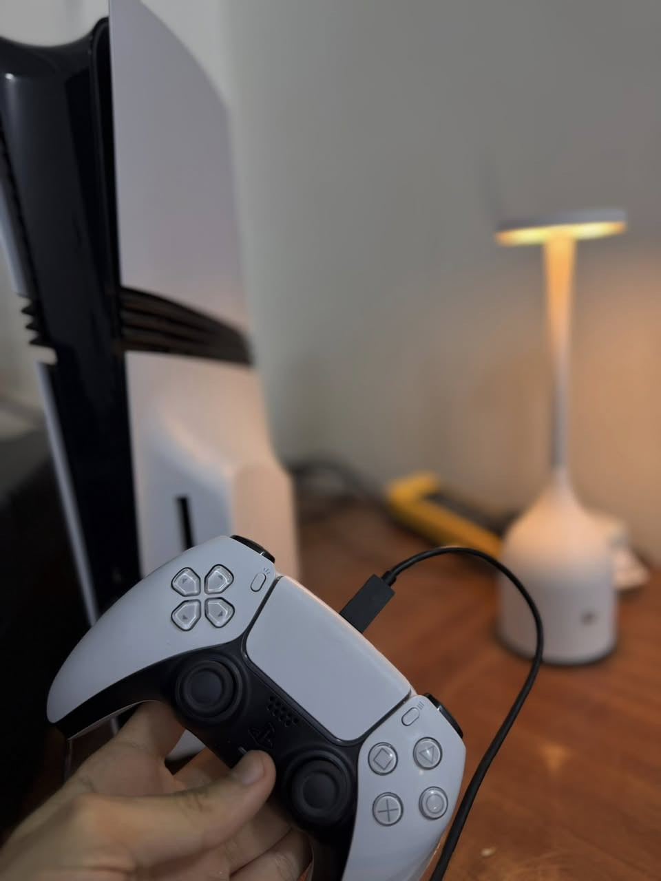 سلام عليكم 
Ps5 Pro استخدام قليل جدا نظافه ‎%‎100‎
اشتريته بواحد 100وياه محرك اقراص ب200وياه ستاند سوني الاصلي كلهن اريده مليون 150مكاني ديوانية ام الخيل الاولى كارتونه ملحقات كامله


**إذا كنت صاحب هذا الإعلان وتريد حذفه لأي سبب، رجاءا أرسل رسالة إلى الدعم الفني**