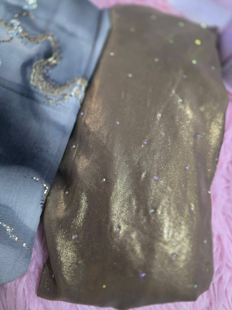 توفرت شالات 
جاكار
جرجيت 
وستن الاصلي متوفر توصل جميع المحافظات


**إذا كنت صاحب هذا الإعلان وتريد حذفه لأي سبب، رجاءا أرسل رسالة إلى الدعم الفني**