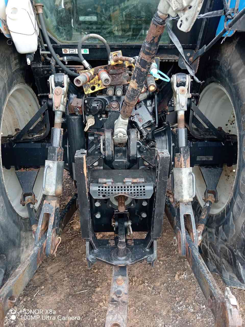 للبيع نيهولند 120فول عادي رقم اربيل مكينه شركه  مكفوله المكان ديالى ناحيه السدالعظيم  الي مو شراي لايخابر والسعر اتصال
***********
