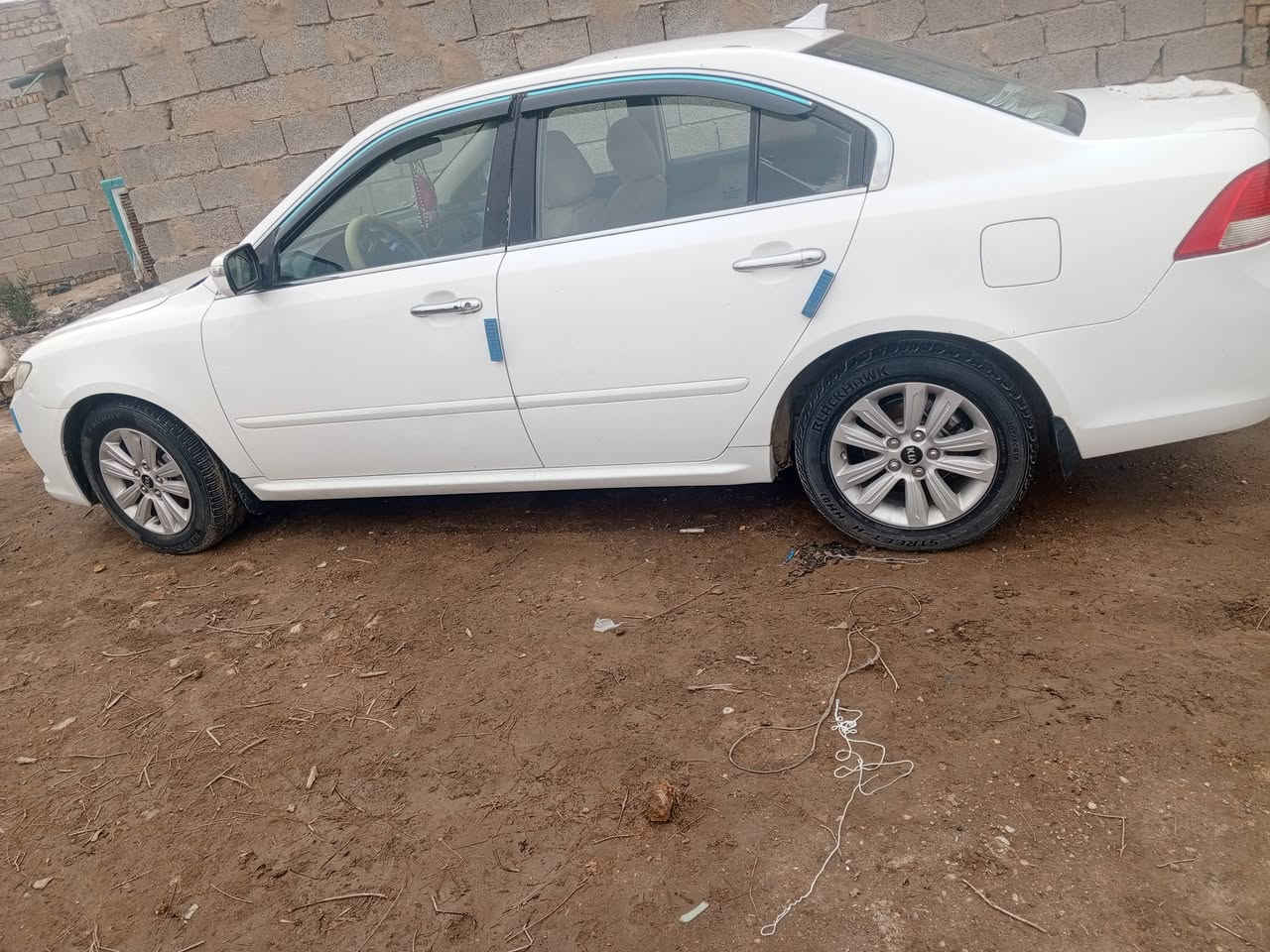 السلام عليكم اوبتيما 10 خليجي فول مواصفات بصمة تشغيل وبصمت بوب وبصمة صندوك وفتحه بسقف مري شفط اشاير بالمرى يدات استيل مفوله للخير سياره محرك وكير خير من الله سياره جاهزه على آخر حبايه حساسات علما سياره بسمي وتحويل ثاني يوم سنويه 28 رقم بغداد محرك 2000 دوش  خلفيه سعر 132 وبيه مجال بسيط ***********
