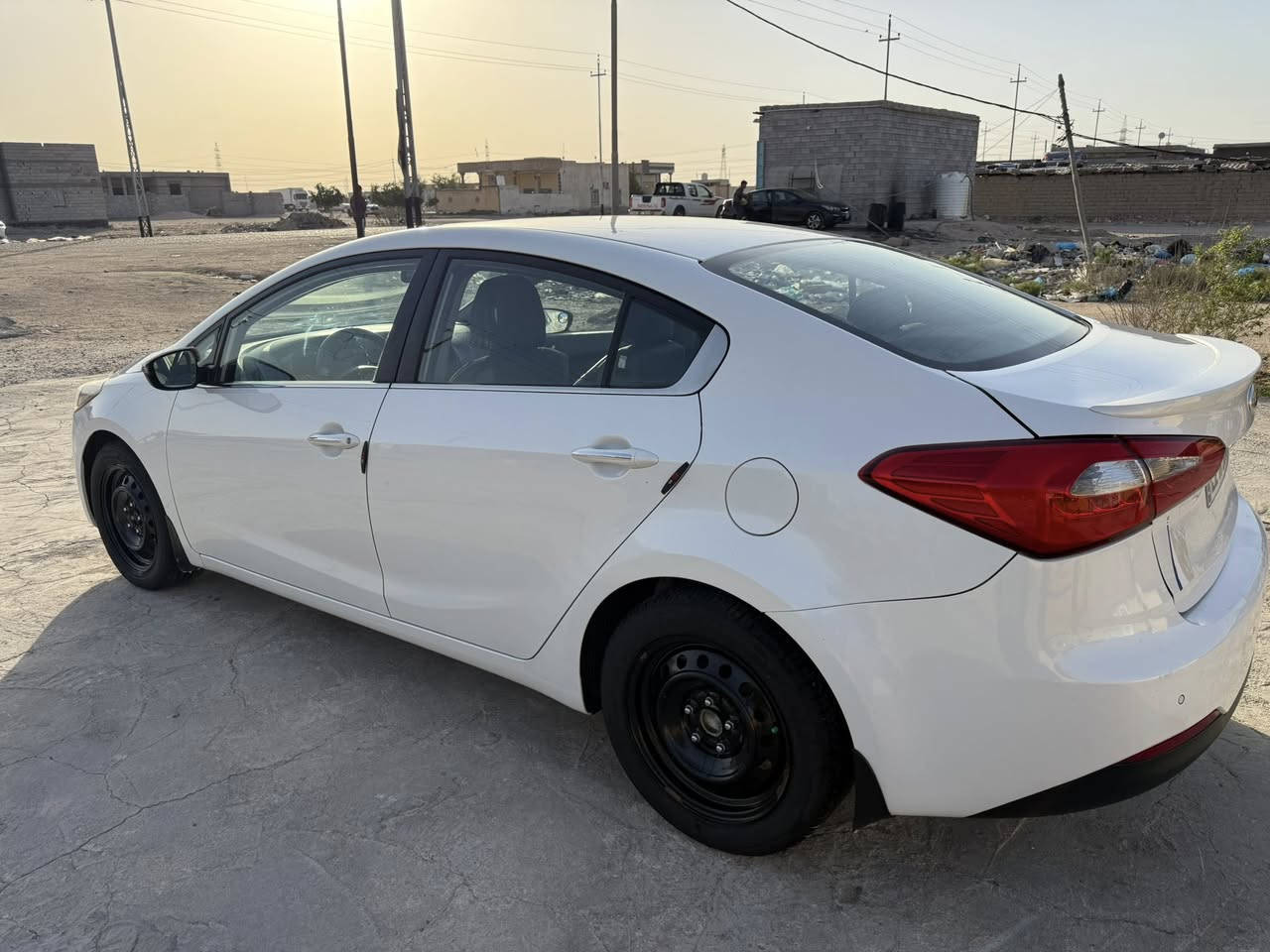 سلام عليكم كيا سيراتو 2013 خليجي كفاله عامه بارد قطعتين صغار فول مواصفات تحكم ستيرن شفتات سلايت ماشيه 161 جديده سياره مكاني بصره رقم هاتف *********** رايدها 125ورقه
