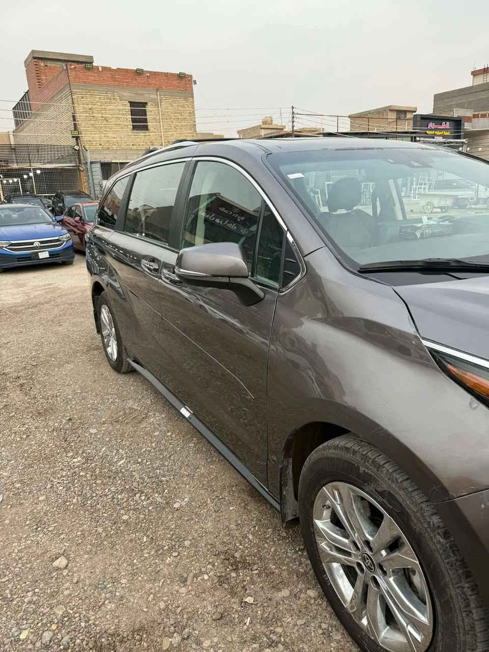 السلام عليكم سينا 
موديل 2024 
فئه بلاتينيوم اعلى مواصفات 
فتحه 
تدفئه تبريد كشن 
كشن VIP
باب كهرباء 
تدفئه ستيرن 
مواصفات السياره معروفه تجي اعلى شي 
حادث السياره نص البنيد صبغ بنيده الاصلي صور الحادث موجوده بلمنشور 
السعر 290 و بيه مجال 
***********
***********
