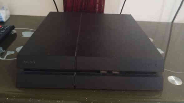 سلام عليكم بلايستيشن 4فات جهاز جديد مامفتوح ويا يده اصليه ويا حساب يحتوي علا بيس 26 وكلفديوتي والعاب حلوه جهاز ما استعمله هواي السعر 200 رقم ***********
