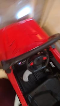 سيارة أطفال • قليلة الاستخدام • نجف