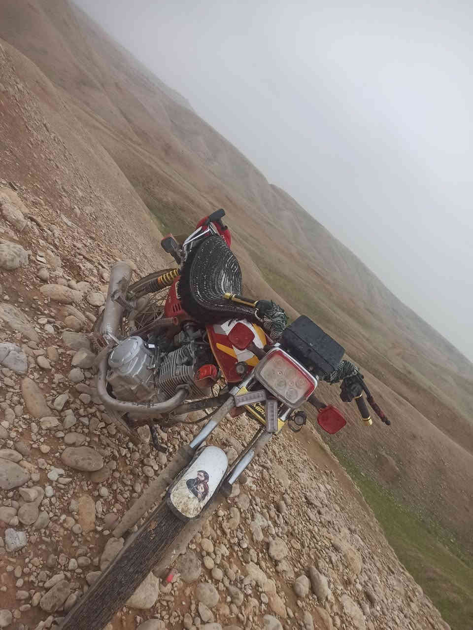 السلام عليكم للبيع دراجه موديل 24 محرك150 مكفوله مابيه اي نقص نكره سلف الشراي يتصل /***********
