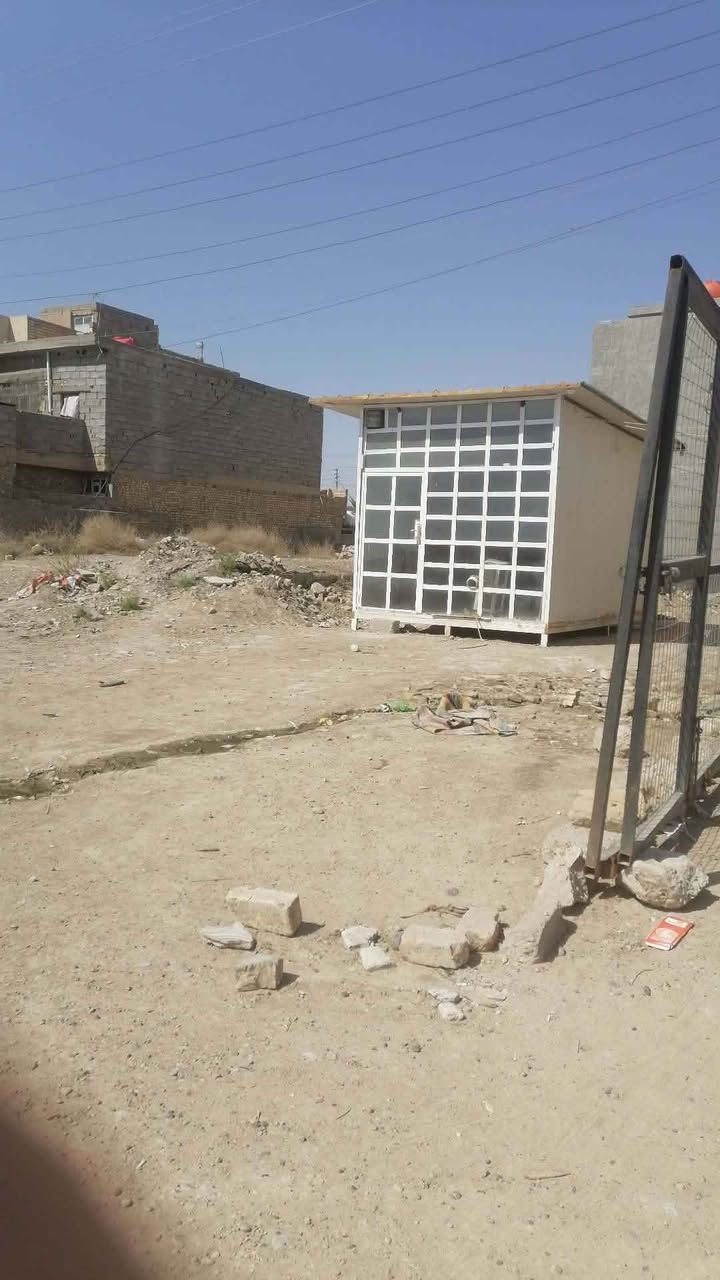 السلام عليكم كرفان اصلي ضد الحريق كلفني فوك ال 3500 بي كهرباه ماسس كامل جاهز لتحميل مكاني بغداد التاجي سبع البور طول الكرفان 5 ونص عرض 3 سعره مليونين وبي مجال الاتصال على الرقم *********** بغداد, العراق
