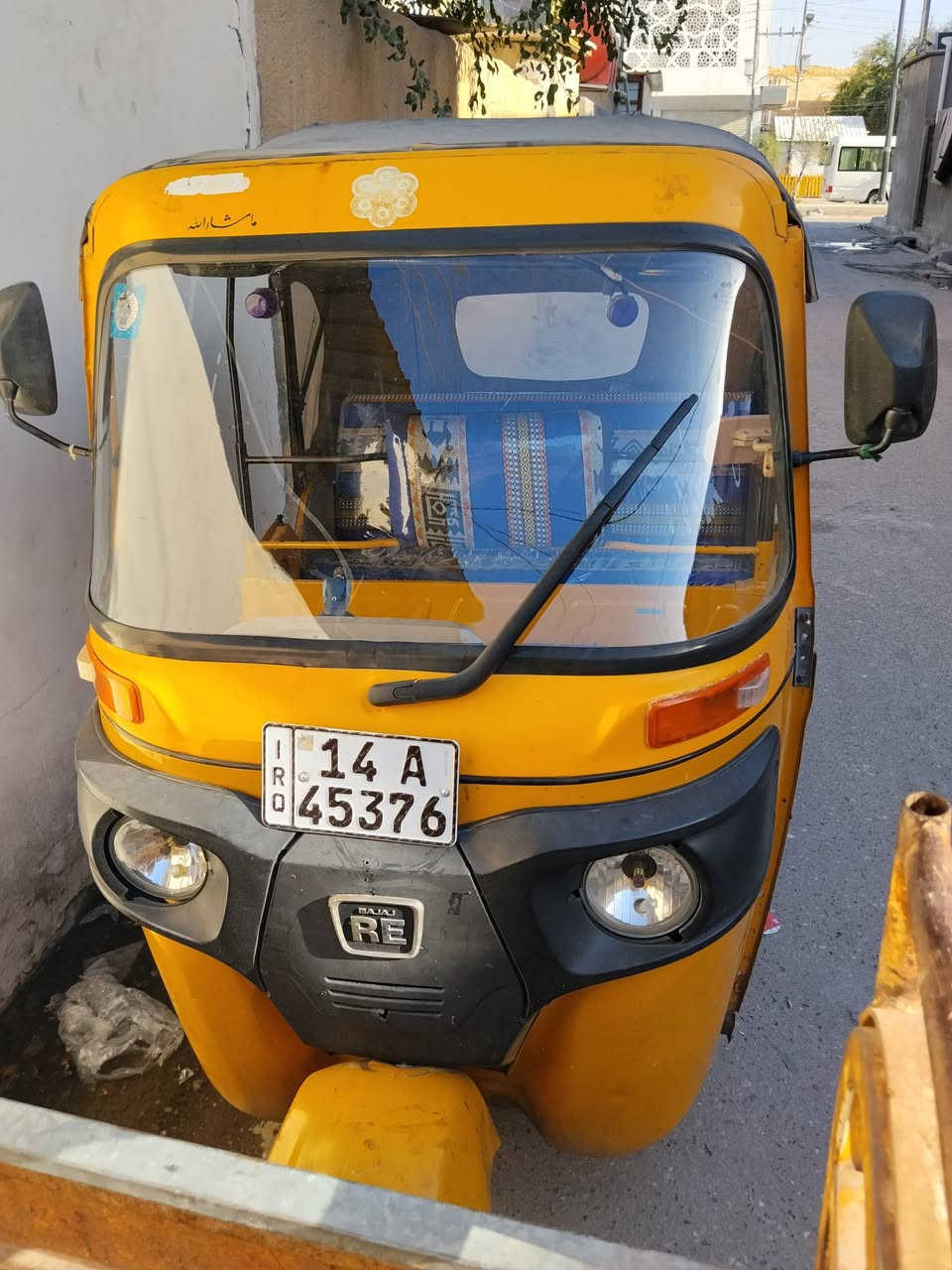 السلام عليكم تيك تيك باجاج موديل 21 للبيع سعرها خمسه ونص قفل رقم وسنويه مكانه بصره 5 ميل ***********
