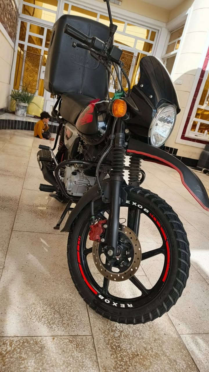 سلام عليكم بوكسر جبلي مديل 23مكفوله كفاله عامه ماشيه29حقيقي الدراجه رقم  انكليزي وسنويه بسمي تحويل مباشر السعر 2700العنوان بغداد***********
