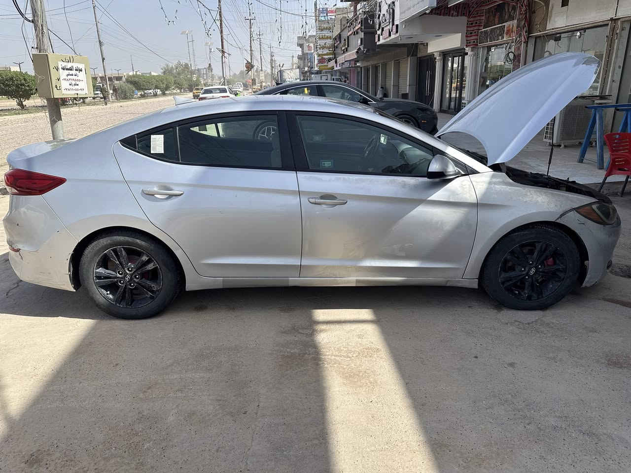 النترا 2017 امريكي 
رقم اربيل دولي باسمي 
سنوية 2028 شهر 9 
حادث امريكا بس دعامية مثل ما موضح بالصورة 
بيها حادث بسيط بغداد ربع جاملغ السايق ووشوي من باب السايق بدون دواخل 
ليبل واحد ولا قطعة مبدلة 
محرك 2000 دوش 
نص فول مواصفات اعتيادية 
غرفتها حلوة نظيفة 
تخم تاير شهر ال 1 شادة 
باتري شهر 1 مبدلة 
بيها جراد الجاملغات وشوي من البيبان وخشم البنيد مثل ما موضح بالصور 
الحدادية تعبانة 
***********
بغداد ابي غريب
سعرها 105
