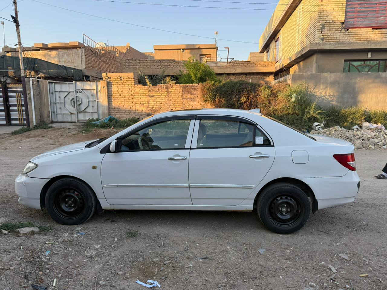 السلام عليكم ...    byd f3 2011 السياره قطرة صبغ ماكو   رقم بغداد بأسمي ل 2027
كير ومحرك لانسر تبريد ثلج تدفئه نار صدر جديد عينيه كير عادي وصينيه جدد داخلها نضيف جداً كل نقص مابيها شاشه تاب ابو 120 كامرة فتحه تحكم مري السعر 54 وبيها مجال ابو 45 لاتخابرني وتعب نفسك ***********
