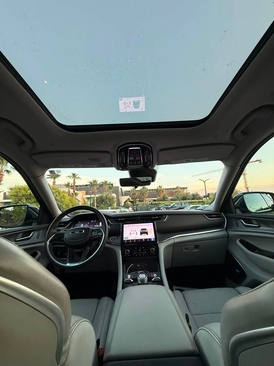 🔥 جيب كراند شيروكي Overland 2023 أمريكي كلين تايتل 🔥4*4 دبل اكسل 
⚡️سعر بلاش وماكو كلين بهيج سعر 348$⚡️ وبيها مجال بسيط 
للناس اللي تدور على الفخامة والقوة بنفس الوقت، عدنا جيب كراند شيروكي أوفر لاند 2023 بحالة ممتازة وكلين تايتل 🇺🇸.
✨نظام جكات 
✨كشن مساج 
✨ داخل أبيض ملكي فاخر
✨ مقاعد جلد فخمة ومريحة
✨ شاشة كبيرة وكامرات ومواصفات متكاملة
✨ فتحة سقف بانوراما
✨ مقاعد كهربائية مع تدفئة وتبريد
✨ صندوق كهربائي
✨ نظام قيادة مريح وثبات عالي

🚙 سيارة تجمع بين الهيبة، الراحة، والتكنولوجيا الحديثة، مناسبة للمدينة والسفر.
بدون رقم تترقم جميع محافظات كردستان📍المكان اربيل📍
📞 والاستفسار ***********
