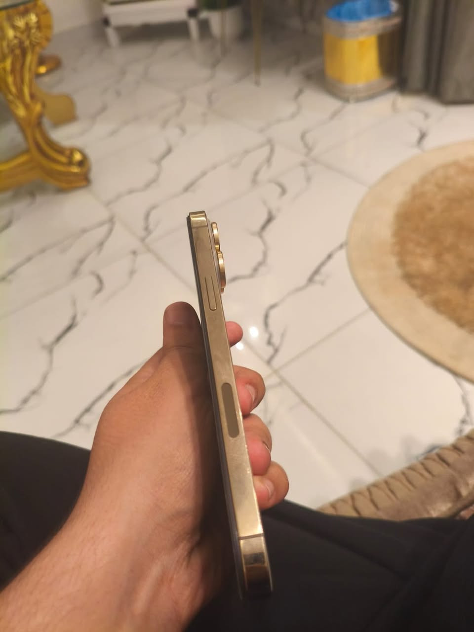 13 برو ماكس للبيع ذاكره 256  مبدل شاشه وبطاريه بس  جهاز ما ناقصه اي شي بس الكامره تعلك مرات تشتغل ومرات توكف سعر 400 وبي مجال حك الجيه مكاني بغداد العطيفيه ***********

