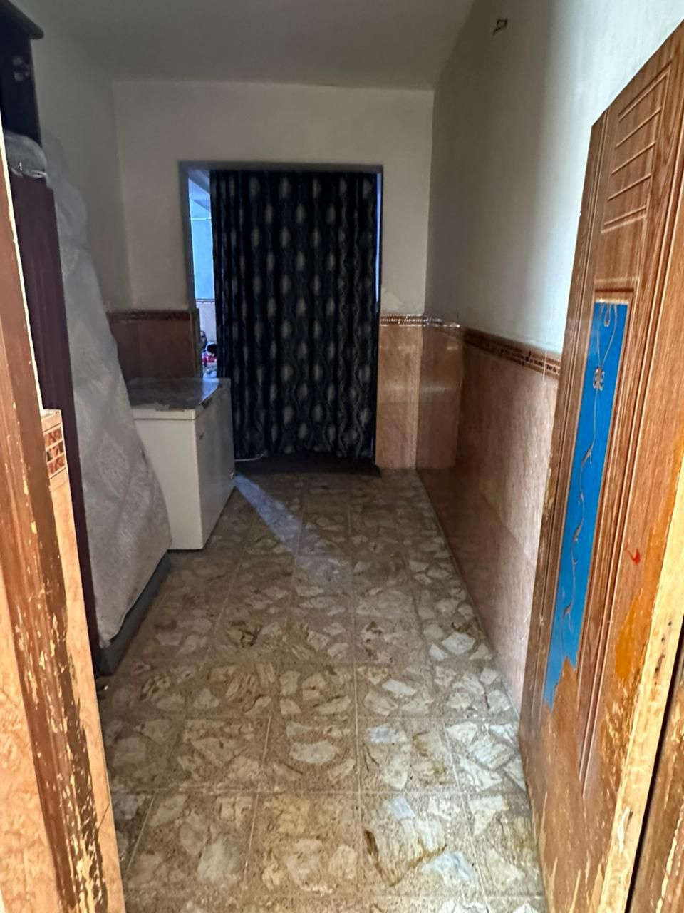 بيت 200م لبيع حي قادسيه شارع عشرين اربع غرفة استقبال صاله مطبخ وصحيات طابيق ثاني غرفتين وصالة للاستفسار ***********
