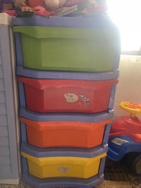 قيم واخذ  مجرات ملونه وميز وسماعات ستريو على الفحص وزوليه متر ونص في 2...